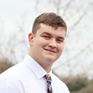Headshot of lab member